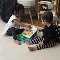 Baby Einstein Spielzeugkasse Magic Touch mit Licht und Sound - Lernspielzeug