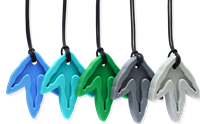 ARK Therapeutic kauwsieraad dinosaurus ketting rood voor kinderen Kauwketting met fossielenafdruk en drie kauwpunten, geliefd bij dinofans, voor kinderen en volwassenen.-2