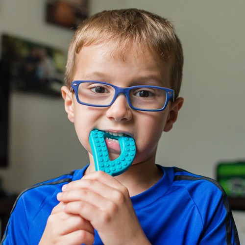 ARK Therapeutic bijtspeeltje Grabber Brick Chewy P lavendel XXT stevig Combinatie van de Grabber-vorm en de sensorische noppen van de Brick Stick, voor stevige kauwers.-3