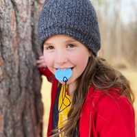 ARK Therapeutic bijtspeeltje sneeuwvlok magenta kauwsieraad voor kinderen Ronde kauwketting met sneeuwvlokmotief, ideaal om met de voortanden mee te kauwen.-3