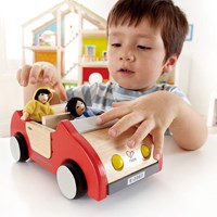 Hape Puppenhaus Auto - Holz Familienauto Spielzeug nachhaltig